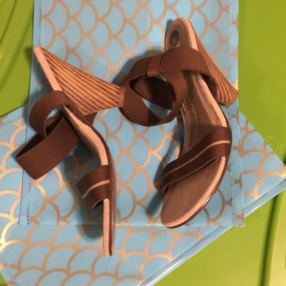 Really “Cool” Restricted Dark Brown & Beige Sandal Heels - Picture 3 of 8